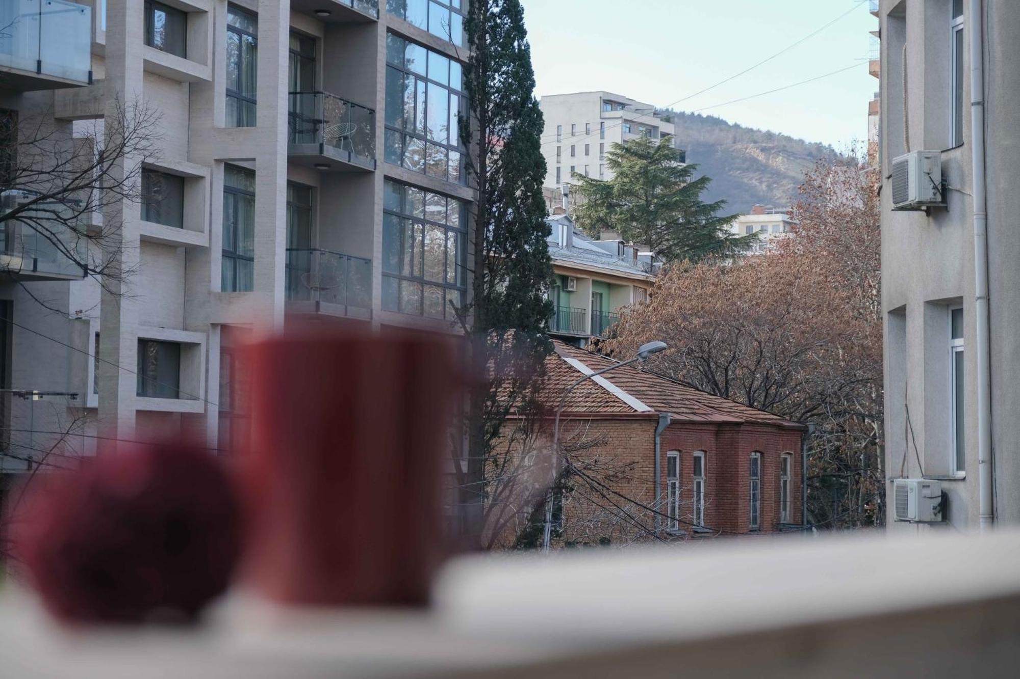 Round Garden Hotel Tbilisi Buitenkant foto