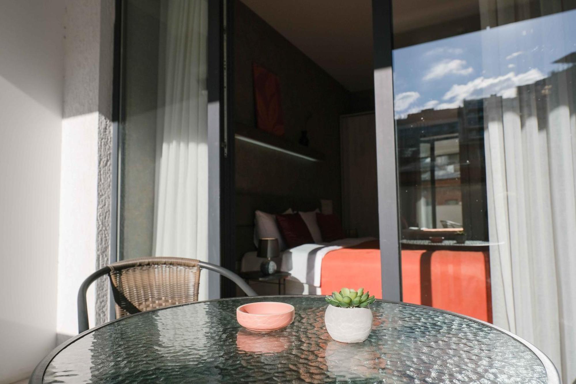 Round Garden Hotel Tbilisi Buitenkant foto